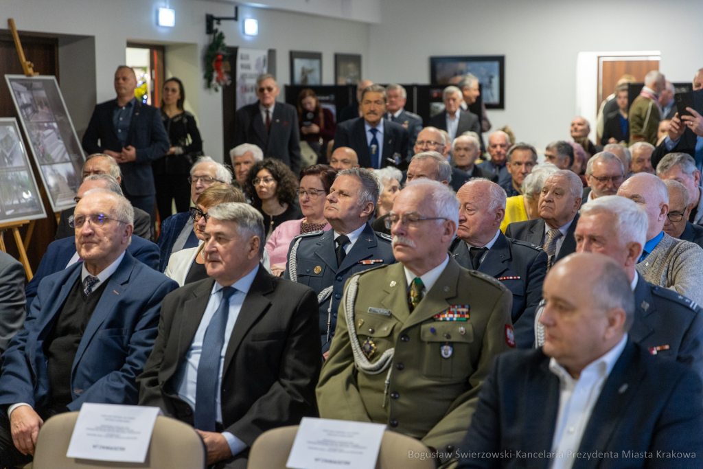 bs-221210-img_1837.jpg-Klub Wojsk Specjalnych, Majchrowski, Medal  Autor: B. Świerzowski