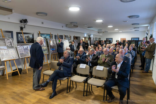 bs-221210-img_1840.jpg-Klub Wojsk Specjalnych, Majchrowski, Medal