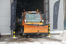 20221215-202a7927.jpg-MPK pozyskało wielofunkcyjny pojazd techniczny Unimog