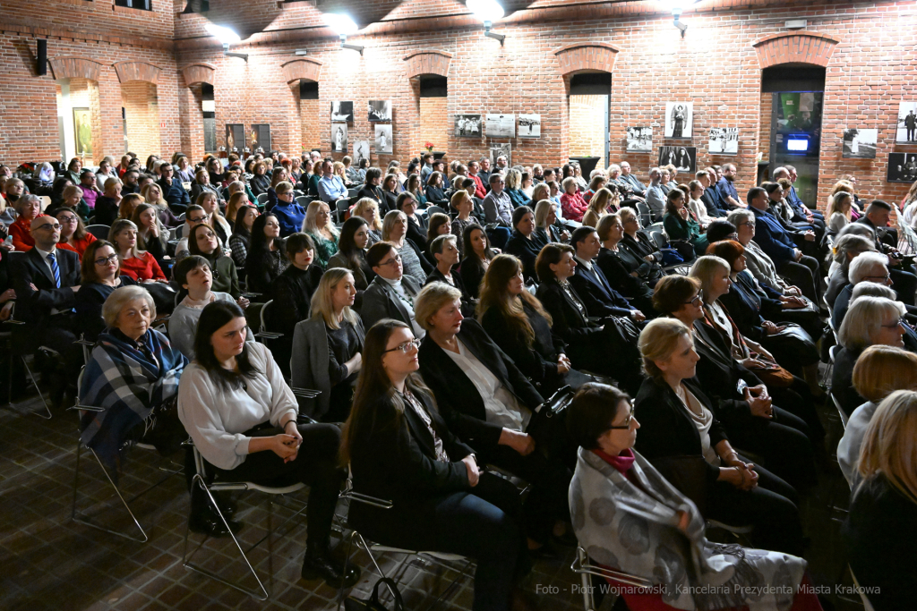 Biblioteka, Kraków, HG, Honoris Gratia, Jubileusz, wojewoda, pracownicy, 2022, grudzień  Autor: P. Wojnarowski