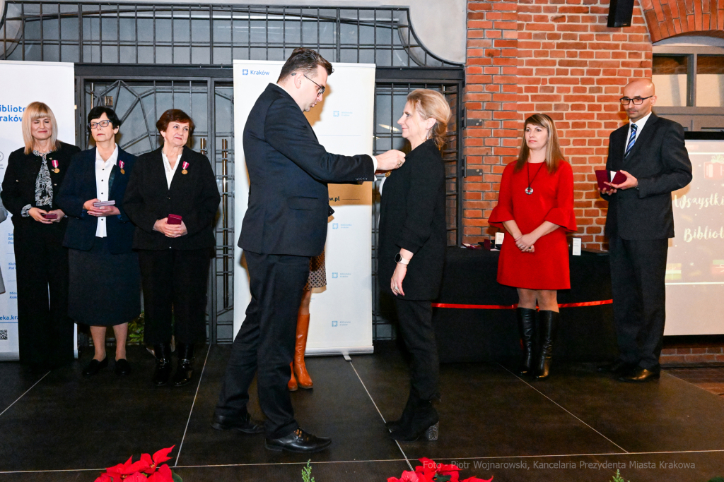 Biblioteka, Kraków, HG, Honoris Gratia, Jubileusz, wojewoda, pracownicy, 2022, grudzień  Autor: P. Wojnarowski