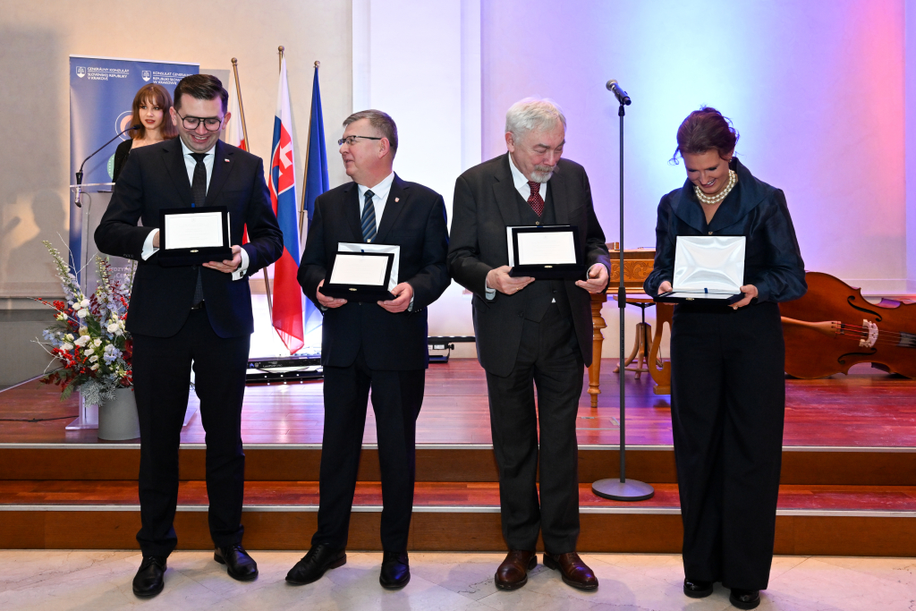 Jubileusz, Konsulat, Konsulatu, Słowacja, Słowacji, uroczystość, medal, Majchrowski, 2022, grudz  Autor: P. Wojnarowski