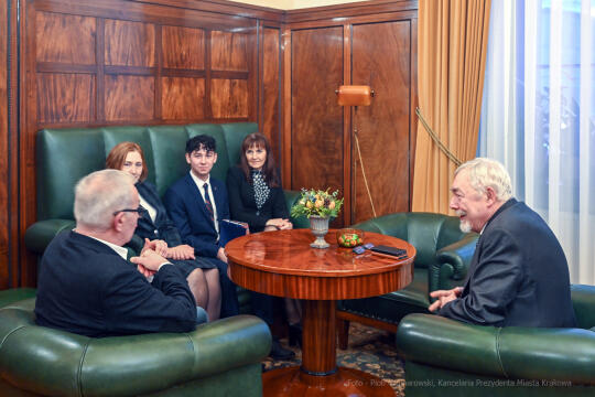 Remigiusz, Kałczuga, V LO, laureat, stypendium, Lea, 2022, grudzień, Puetras, Korfel-Jasińska