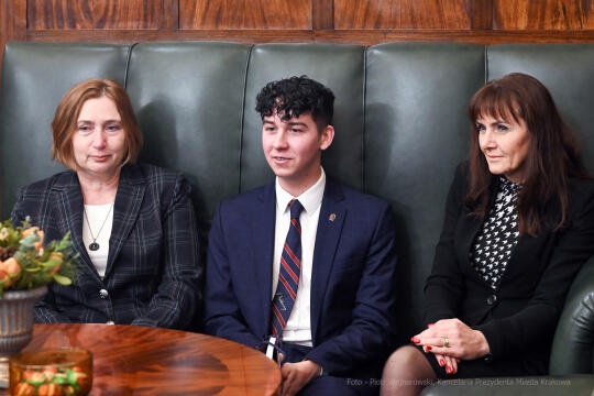 Remigiusz, Kałczuga, V LO, laureat, stypendium, Lea, 2022, grudzień, Puetras, Korfel-Jasińska