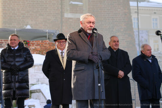 bs-221218-img_4767.jpg-Życzenia Świąteczne, Majchrowski, Jędraszewski