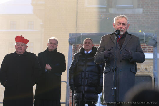 bs-221218-img_4776.jpg-Życzenia Świąteczne, Majchrowski, Jędraszewski