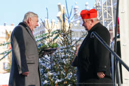 bs-221218-img_4874.jpg-Życzenia Świąteczne, Majchrowski, Jędraszewski