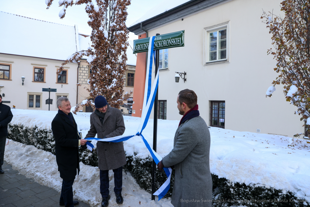 bs-221219-img_5450.jpg-Skwer Lanckorońskiej, Kraków, Piaskowski  Autor: B. Świerzowski