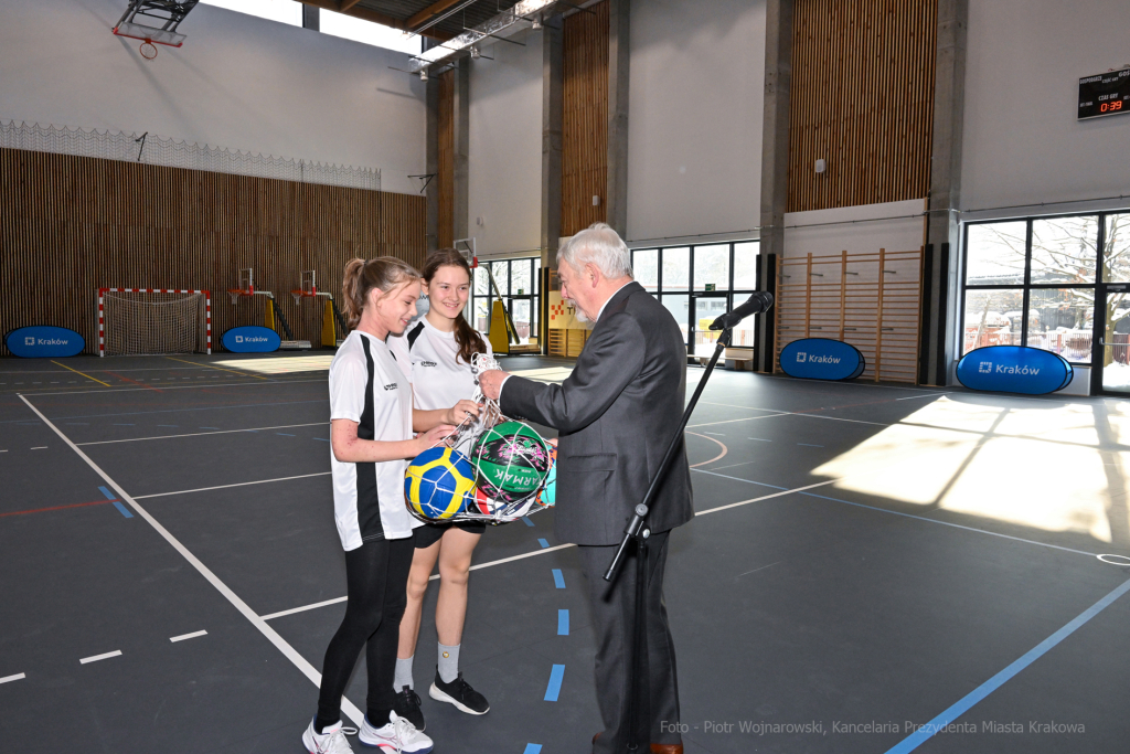 umk_9503.jpg-Hala, otwarcie, Majchrowski, szkoła, Lipińskiego, 151, sport, grudzień, 2022  Autor: P. Wojnarowski