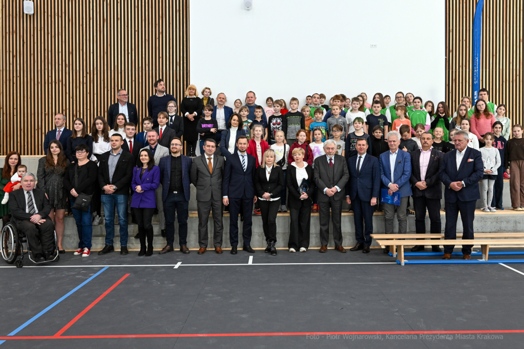 umk_9804.jpg-Hala, otwarcie, Majchrowski, szkoła, Lipińskiego, 151, sport, grudzień, 2022  Autor: P. Wojnarowski