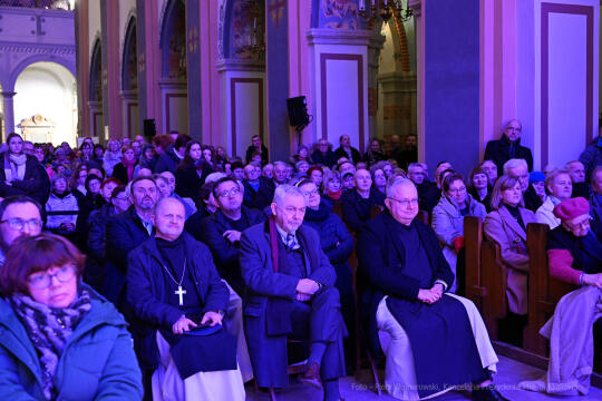 umk_1710.jpg-Mazowsze, koncert, Mogiła, 800 lat, jubileusz, Majchrowski, opactwo, 2022, grudzień