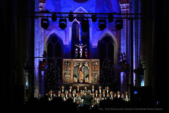 umk_1721.jpg-Mazowsze, koncert, Mogiła, 800 lat, jubileusz, Majchrowski, opactwo, 2022, grudzień