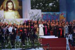 05_dscf4363_foto wiesław majka umk.jpg-Wizyta Benedykta XVI w Krakowie. Maj 2006 r.