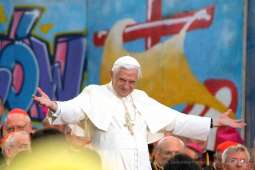 06_dscf4249_foto wiesław majka umk.jpg-Wizyta Benedykta XVI w Krakowie. Maj 2006 r.