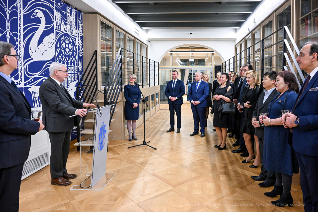 Noworoczne spotkanie Prezydenta Miasta z krakowskim korpusem konsularnym dyplomaci, spotkanie, korpu  Autor: P. Wojnarowski