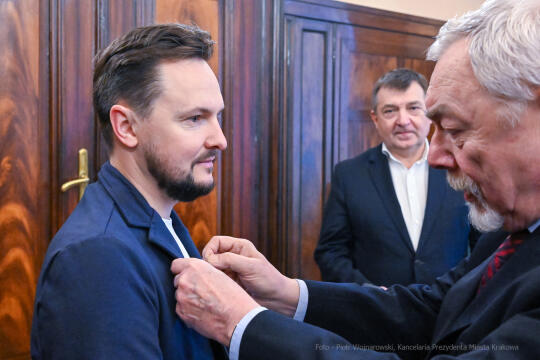 Wojtyca, Łukasz, Honoris, Gratia, Ekipa, Holding, Majchrowski, pomoc, zbiórka, wręczenie