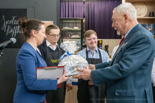 umk_9497.jpg-Down, Zespół Downa, kawiarnia, otwarcie, Społeczna, Kaffka, Majchrowski, 2023