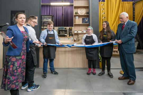 umk_9594.jpg-Down, Zespół Downa, kawiarnia, otwarcie, Społeczna, Kaffka, Majchrowski, 2023