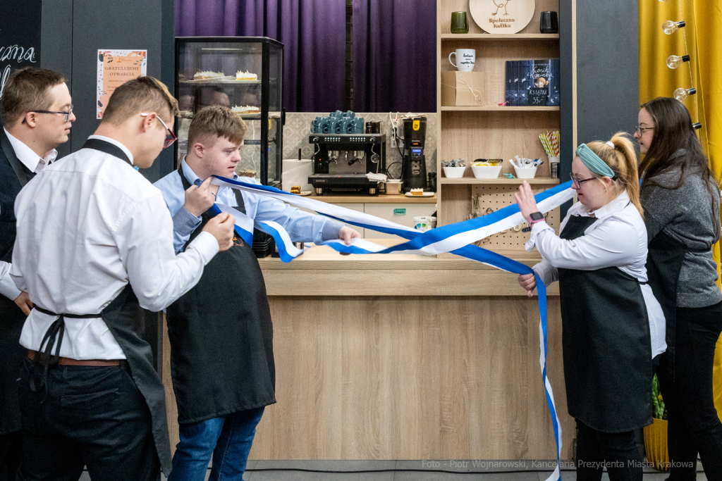 umk_9651.jpg-Down, Zespół Downa, kawiarnia, otwarcie, Społeczna, Kaffka, Majchrowski, 2023  Autor: P. Wojnarowski