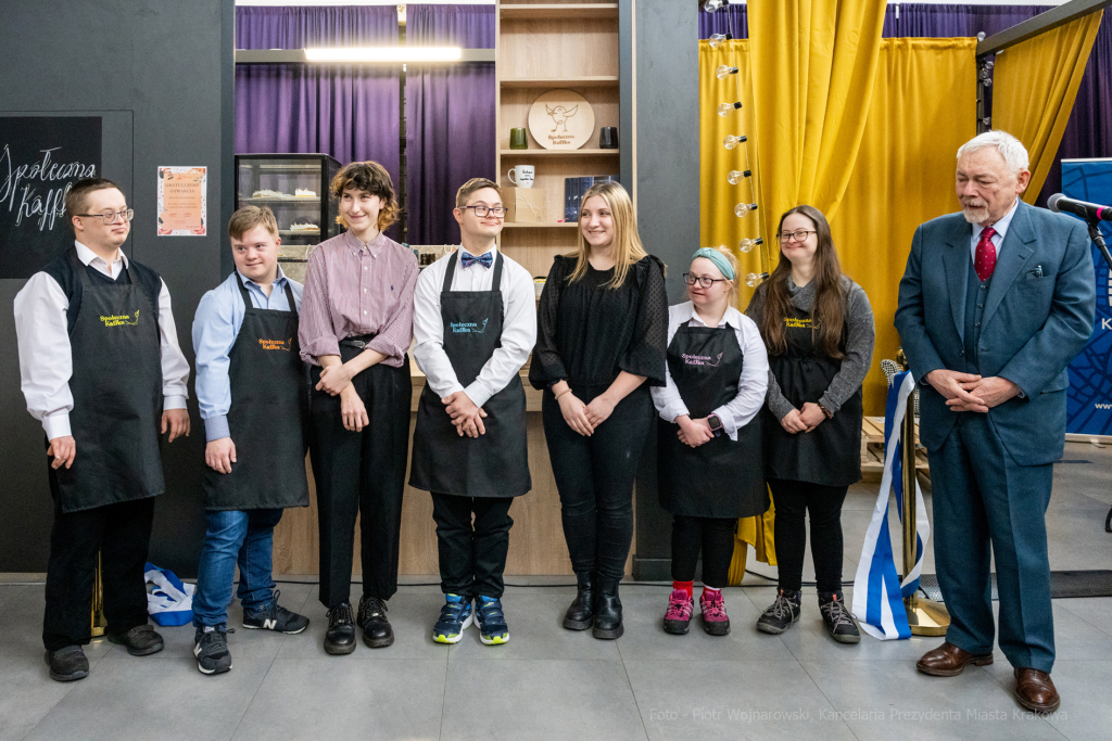 umk_9670.jpg-Down, Zespół Downa, kawiarnia, otwarcie, Społeczna, Kaffka, Majchrowski, 2023  Autor: P. Wojnarowski