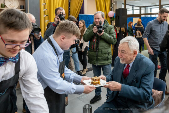 umk_9739.jpg-Down, Zespół Downa, kawiarnia, otwarcie, Społeczna, Kaffka, Majchrowski, 2023