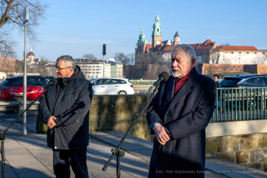 umk_1489.jpg-przekazanie, czek, drogi, remonty, Adamczyk, Majchrowski, Kraków, 2023