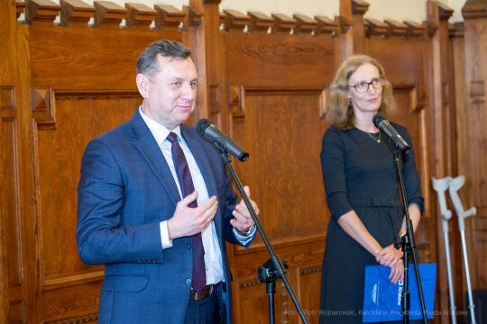 umk_1920.jpg-emeryci, rada, seniorzy, Majchrowski, posiedzenie, Rada Seniorów