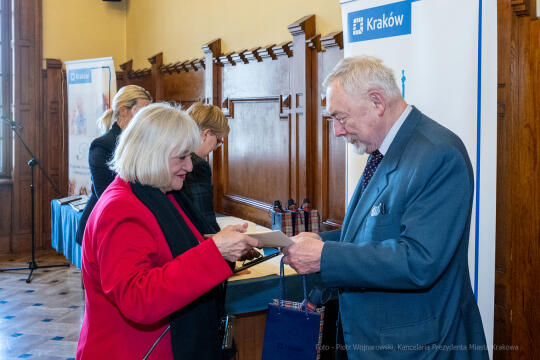 umk_1953.jpg-emeryci, rada, seniorzy, Majchrowski, posiedzenie, Rada Seniorów