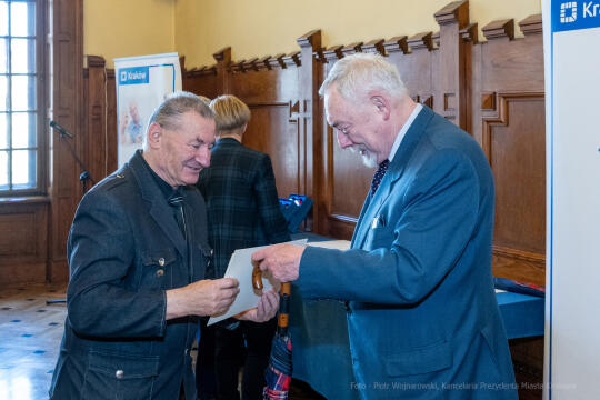 umk_1969.jpg-emeryci, rada, seniorzy, Majchrowski, posiedzenie, Rada Seniorów
