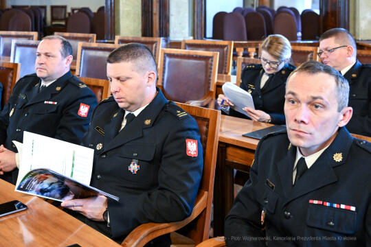 umk_5055.jpg-straż, pożarna, Majchrowski, narada, komndaci, Fryczek, strażacy, hejnał