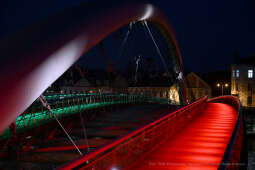 umk_5214.jpg-Meksyk, kładka, Bernatka, oświetlenie, barwy, narodowe, Kraków