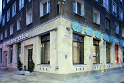 umk_6314.jpg-Nowa, Huta, neon, włączenie, neony, Stylowa, Kawiarnia, Majchrowski, restauracja