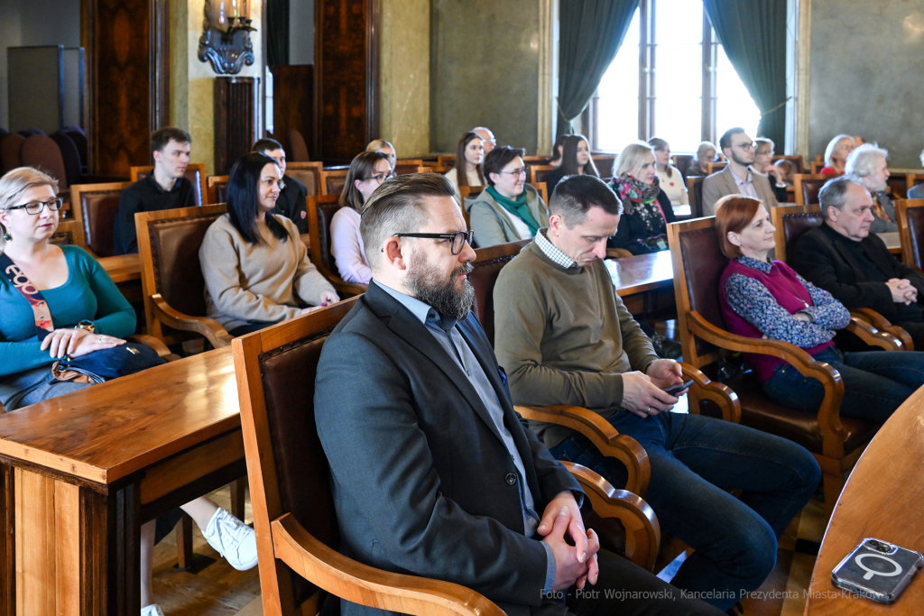 umk_8275.jpg-Wyka, Wyki, Kazimierz, nagroda, 2023, Sławek, Tadeusz, Sławkowi, wręczenie, Kraków  Autor: P. Wojnarowski