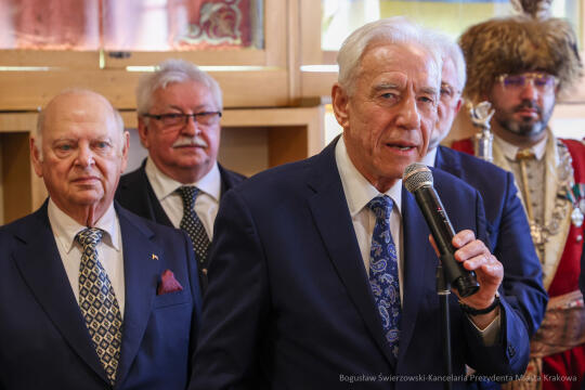 bs-230318-img_0140.jpg-Medale, Majchrowski