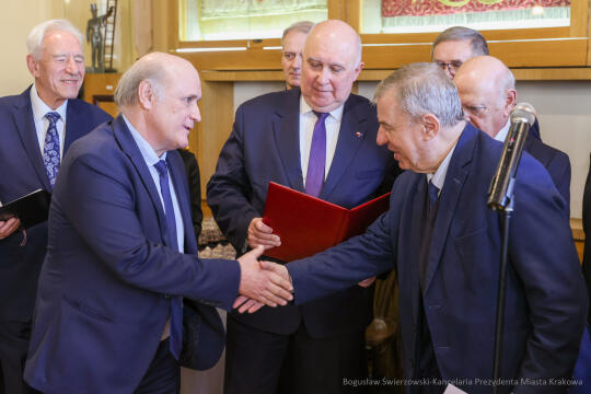 bs-230318-img_0251.jpg-Medale, Majchrowski