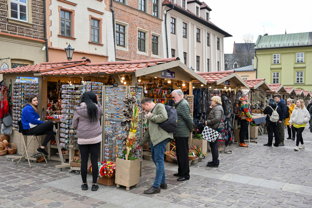 Św, Józef, patron, kramy, jarmark, Mały Rynek, kiermasz, cukierki, gril, krakowiacy, 2023  Autor: P. Wojnarowski