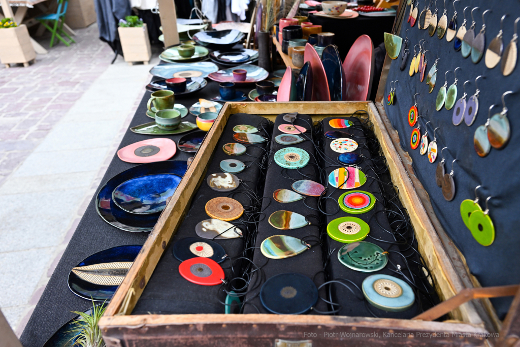 Św, Józef, patron, kramy, jarmark, Mały Rynek, kiermasz, cukierki, gril, krakowiacy, 2023  Autor: P. Wojnarowski