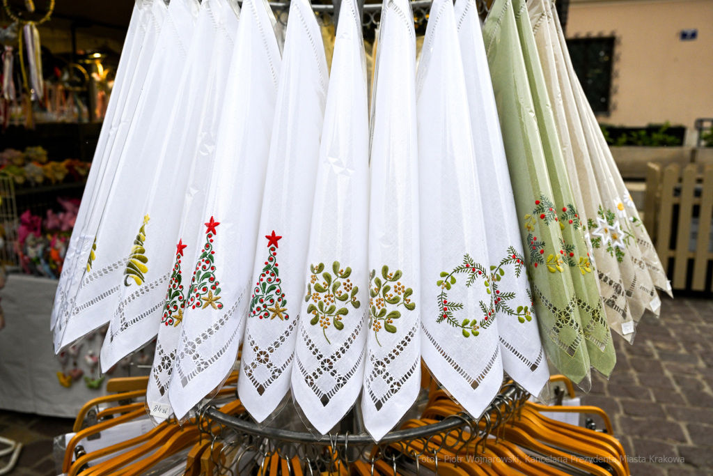 Św, Józef, patron, kramy, jarmark, Mały Rynek, kiermasz, cukierki, gril, krakowiacy, 2023  Autor: P. Wojnarowski