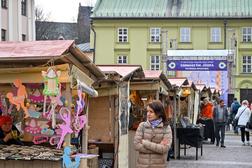 Św, Józef, patron, kramy, jarmark, Mały Rynek, kiermasz, cukierki, gril, krakowiacy, 2023  Autor: P. Wojnarowski
