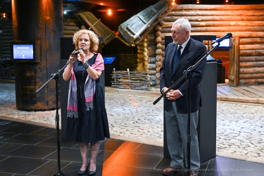 umk_0910.jpg-profesorzy, nowi, podziemia, rynku, Majchrowski, spotkanie, nowomianowani, 2023  Autor: P. Wojnarowski