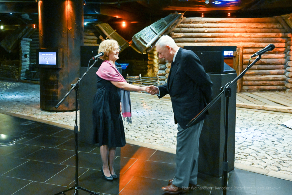 umk_0941.jpg-profesorzy, nowi, podziemia, rynku, Majchrowski, spotkanie, nowomianowani, 2023  Autor: P. Wojnarowski