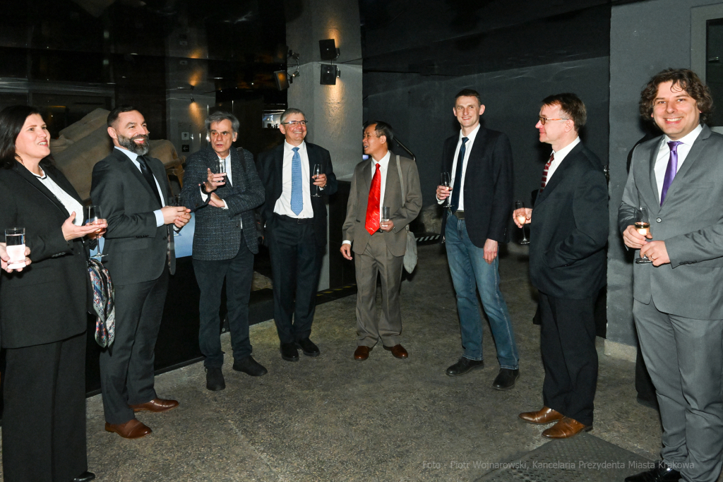 umk_0779.jpg-profesorzy, nowi, podziemia, rynku, Majchrowski, spotkanie, nowomianowani, 2023  Autor: P. Wojnarowski