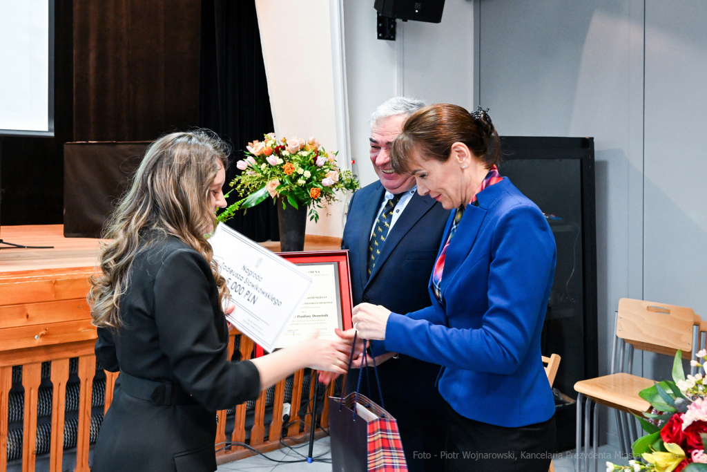 nagroda, Tadeusza, Słowikowskiego, Historia, Korfel-Jasińska, Paulina, Dominik, wręczenie, X, lic  Autor: P. Wojnarowski