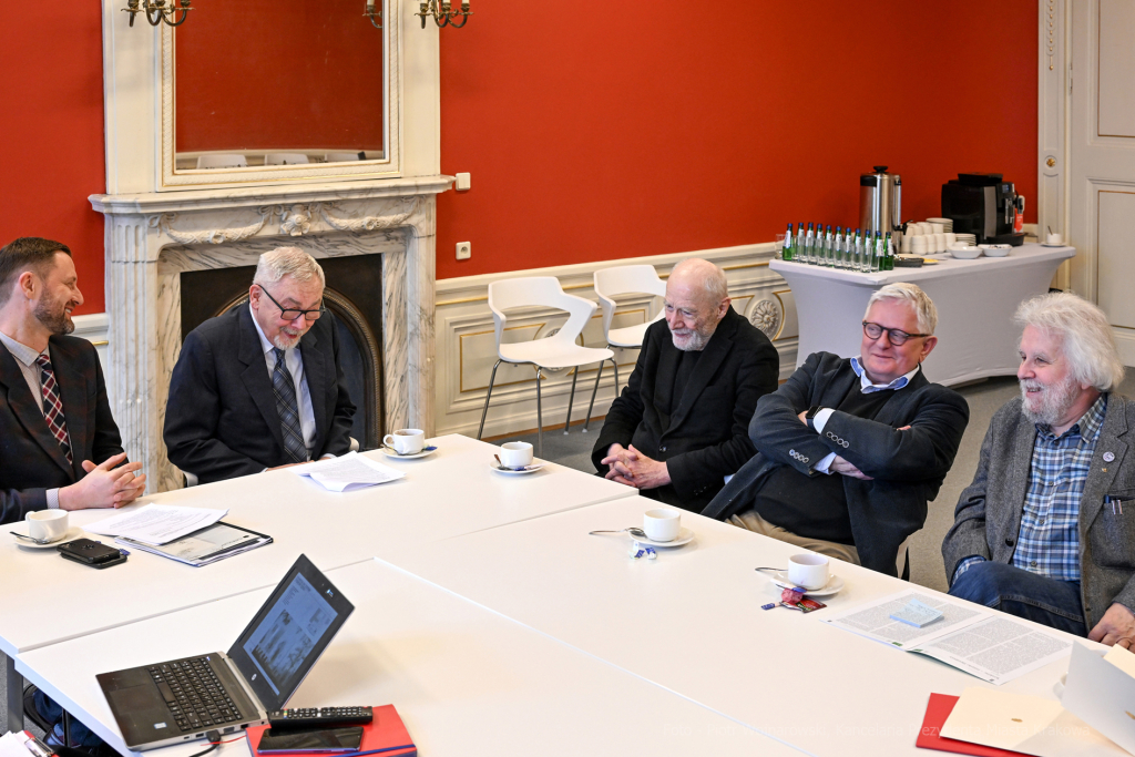 Rada, Honorowa, Miasto, Literatury, Ewa, Lipska, Jerzy, Illg, Ireneusz Kania, Bronisław Maj, Ryszar  Autor: P. Wojnarowski