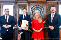 Ośmiu wspaniałych, młodzież, wolontariusze, nastolatki, konkurs, nagrody, Domańska, Drewnicki, 