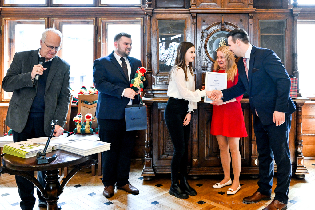 Ośmiu wspaniałych, młodzież, wolontariusze, nastolatki, konkurs, nagrody, Domańska, Drewnicki,   Autor: P. Wojnarowski