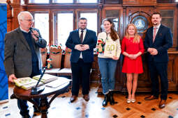 Ośmiu wspaniałych, młodzież, wolontariusze, nastolatki, konkurs, nagrody, Domańska, Drewnicki, 