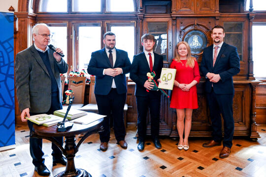 Ośmiu wspaniałych, młodzież, wolontariusze, nastolatki, konkurs, nagrody, Domańska, Drewnicki, 