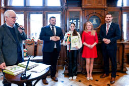 Ośmiu wspaniałych, młodzież, wolontariusze, nastolatki, konkurs, nagrody, Domańska, Drewnicki, 