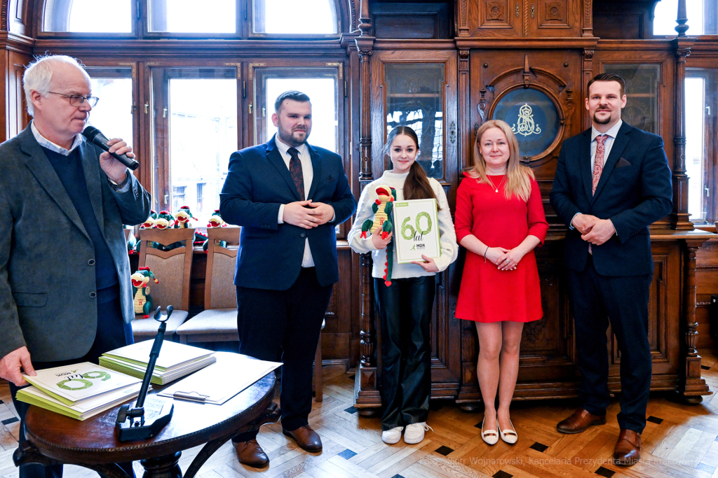 Ośmiu wspaniałych, młodzież, wolontariusze, nastolatki, konkurs, nagrody, Domańska, Drewnicki,   Autor: P. Wojnarowski